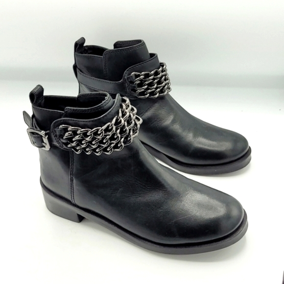 Tory Burch Bloomfield Chain Leather Bootie in Black Size 6.5 M - Picture 4 of 16